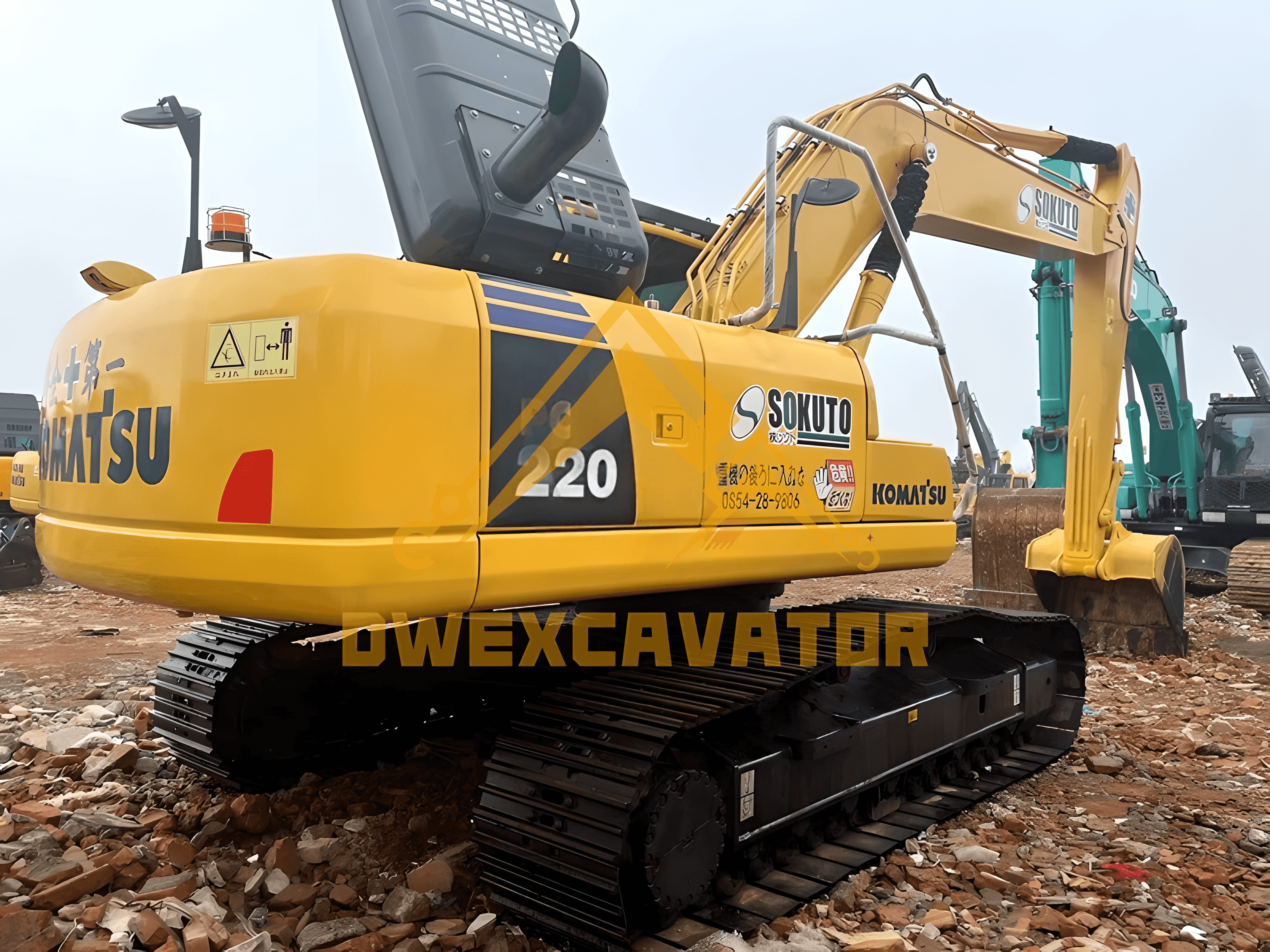 Used Komatsu PC220-8